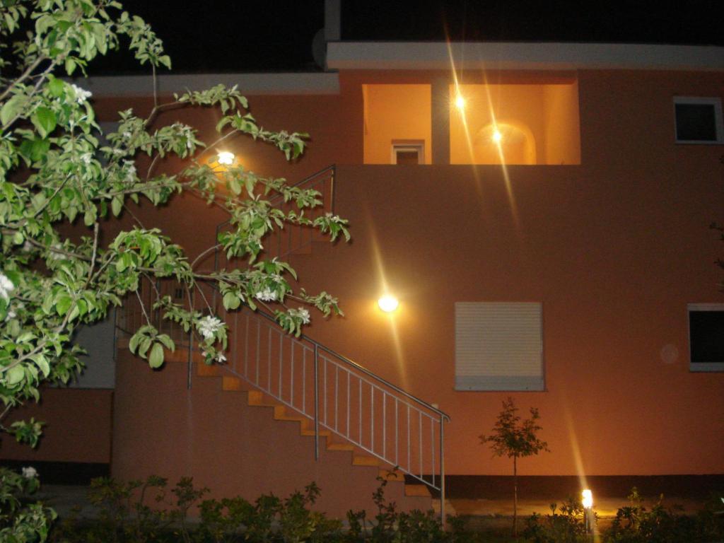 Apartments Luna Sukošan Eksteriør billede